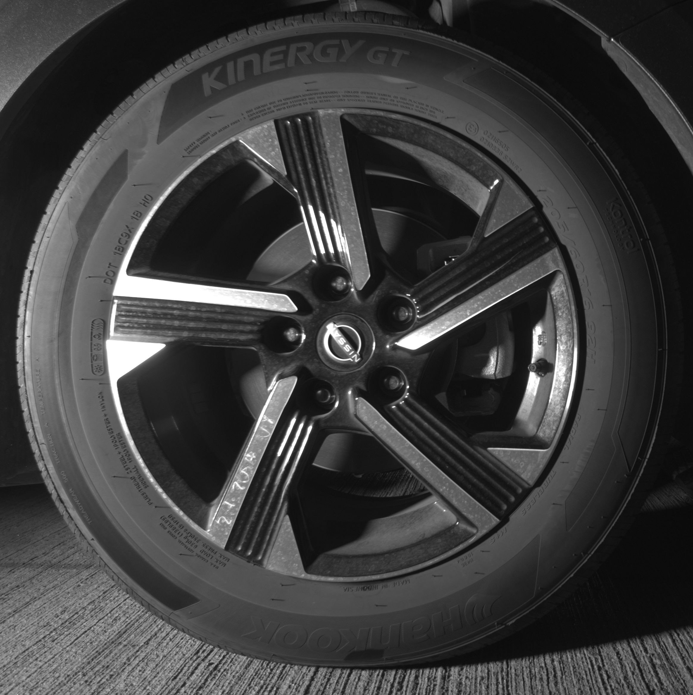 Used 2025 Nissan Sentra SV image 13