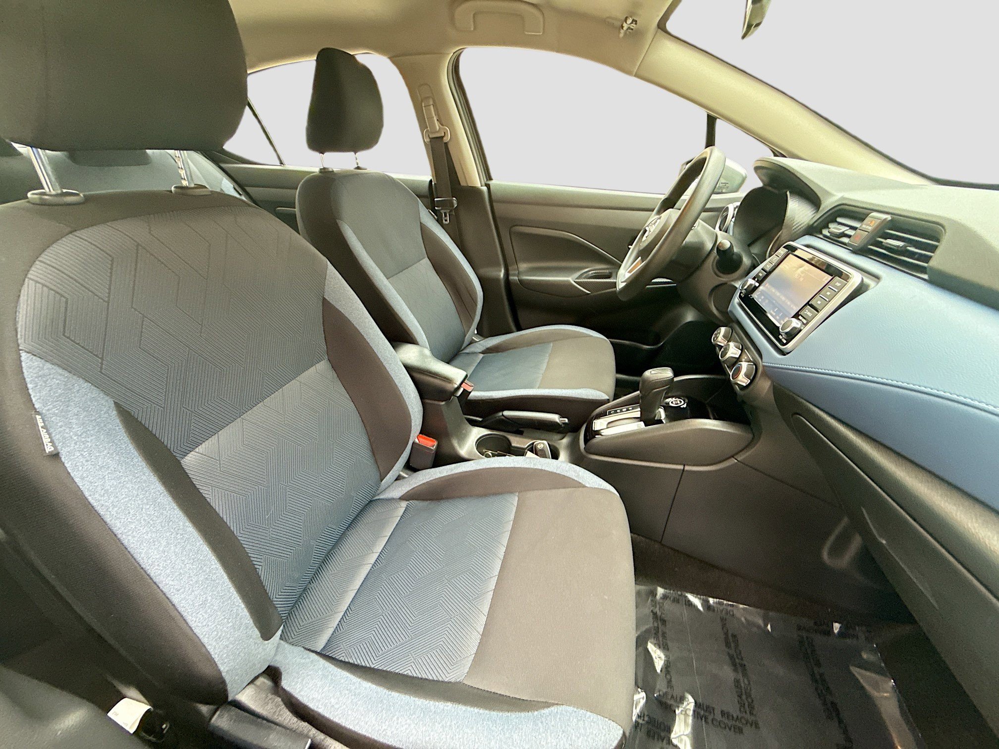 Used 2023 Nissan Versa SV w/ Trunk Package image 28