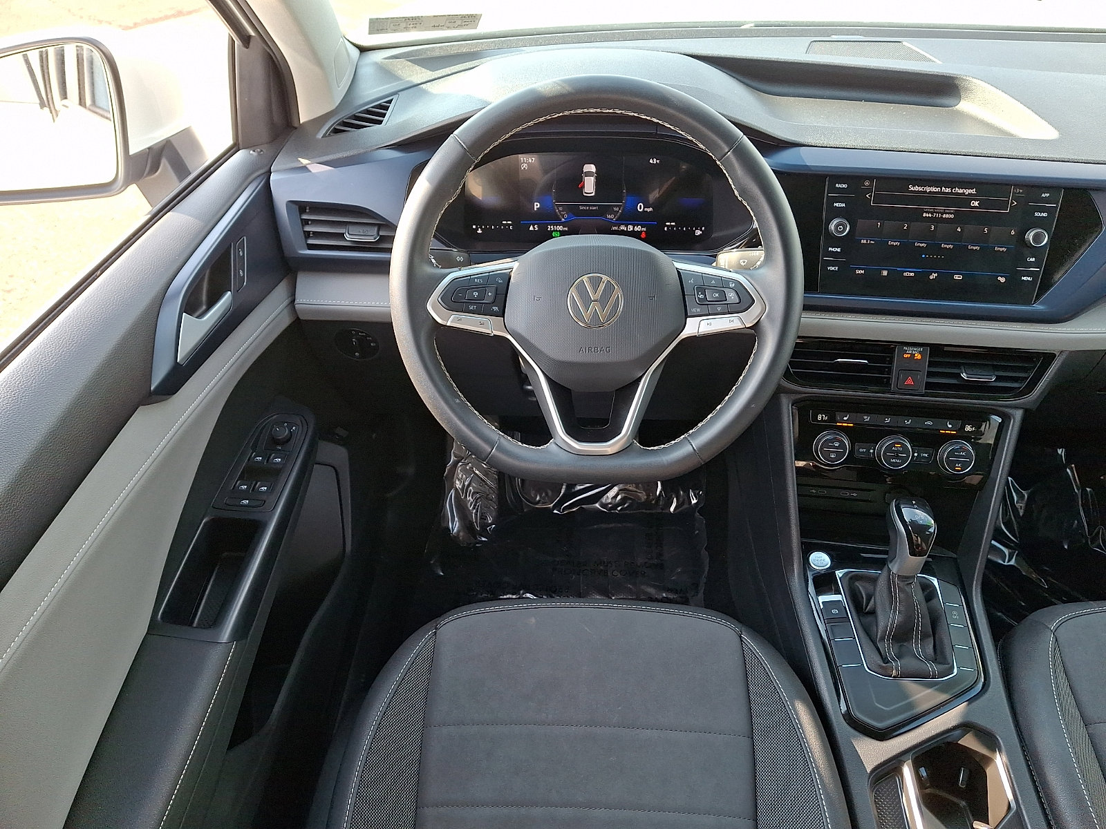 Used 2024 Volkswagen Taos SE image 11