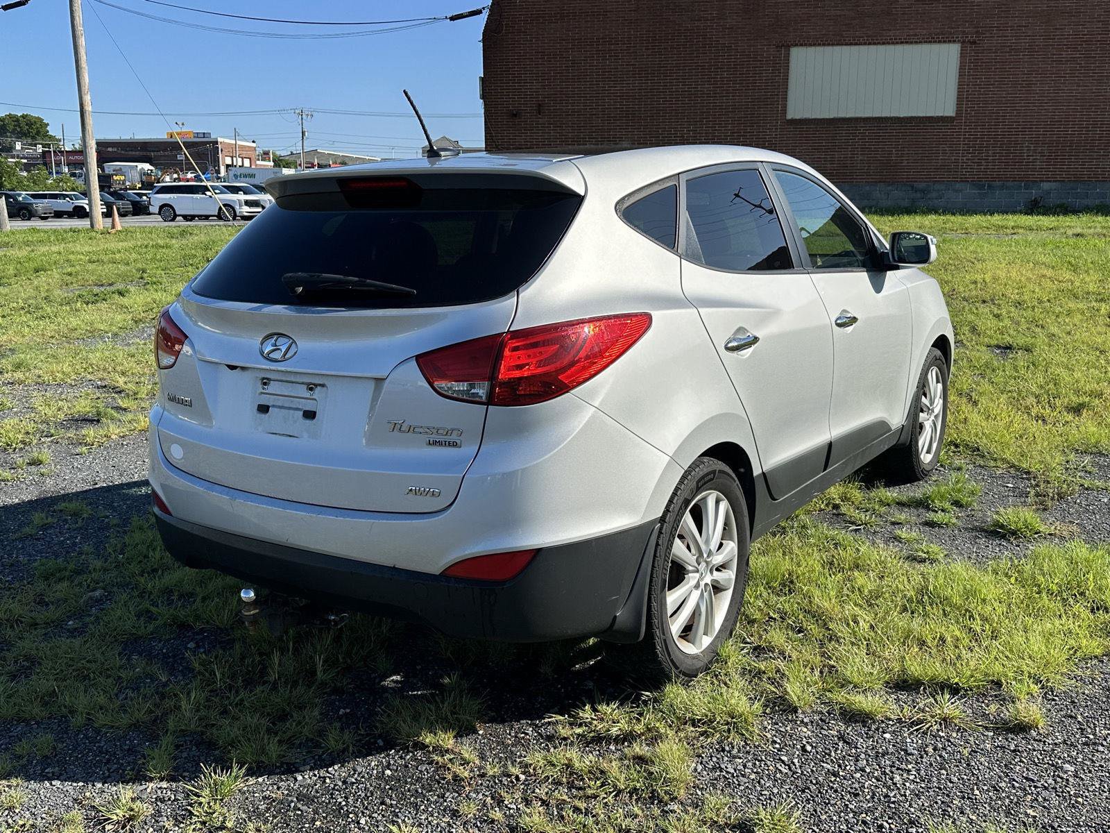 Used 2013 Hyundai Tucson Limited w/ Premium Pkg AWD/4WD image 8