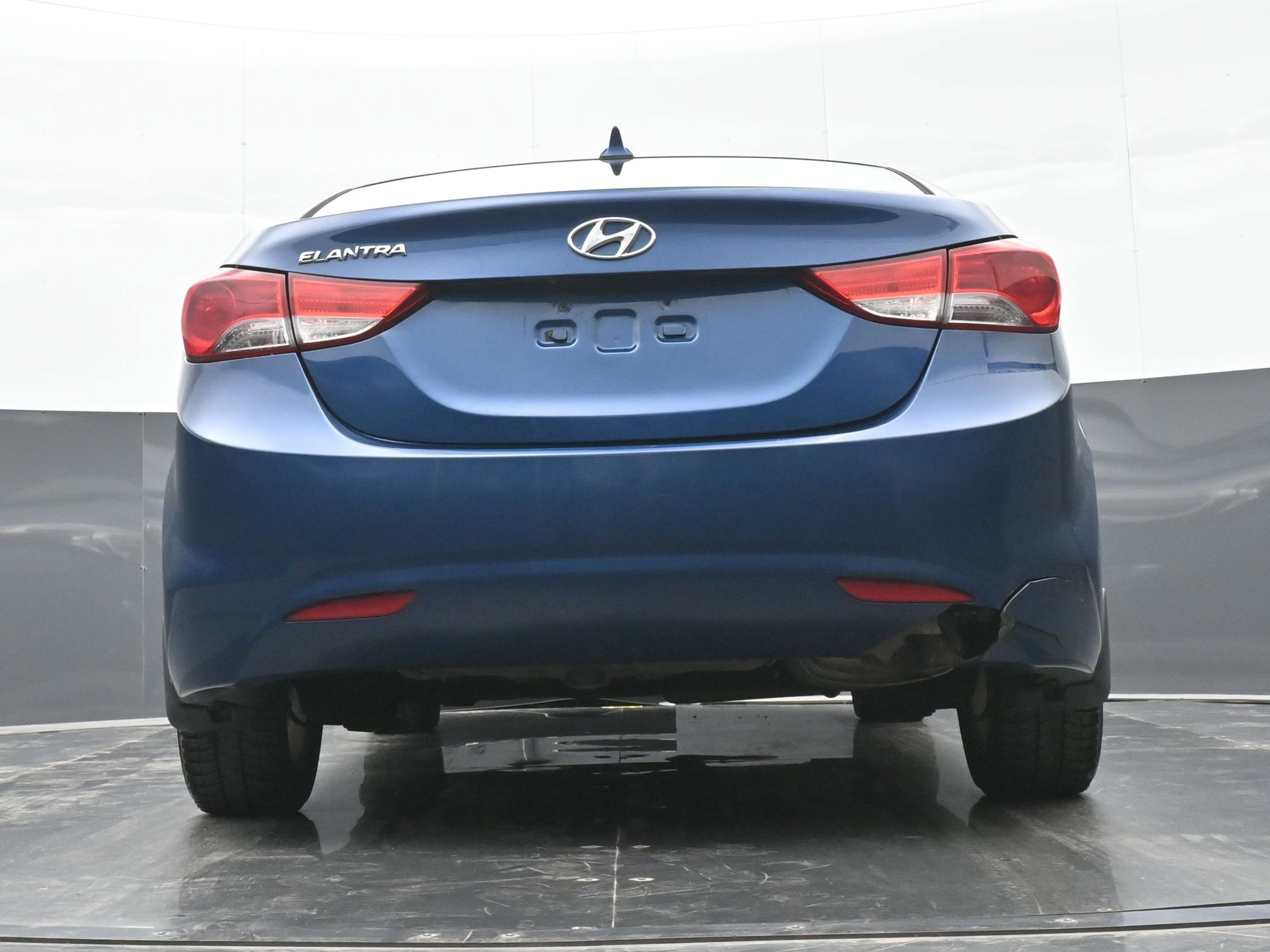 Used 2013 Hyundai Elantra GLS w/ Preferred Pkg FWD image 37