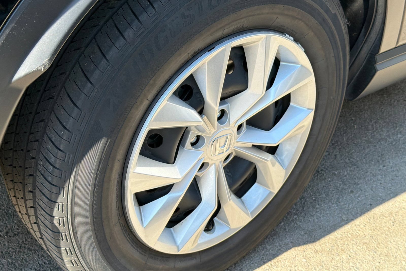 Used 2023 Honda CR-V LX image 4