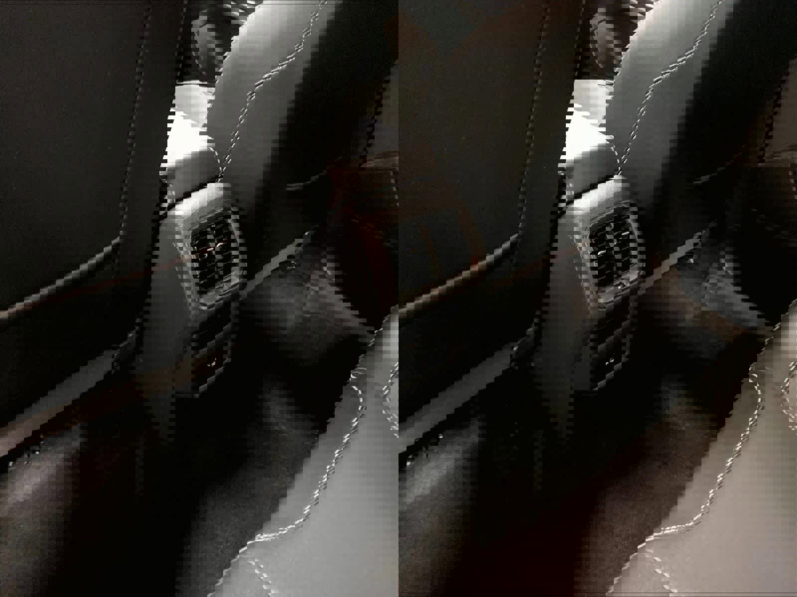 Certified 2022 Volkswagen Taos SE image 27