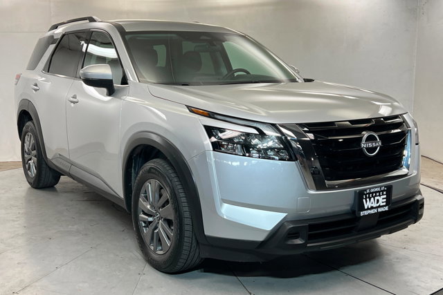 Used 2025 Nissan Pathfinder SV AWD/4WD image 7