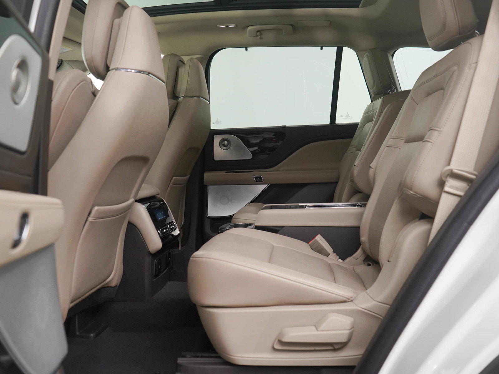 Used 2021 Lincoln Aviator Reserve w/ Equipment Group 202A image 21