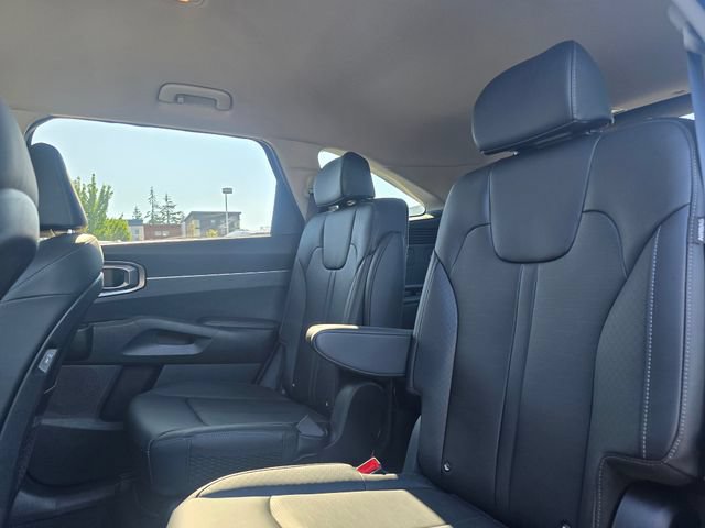 Certified 2025 Kia Sorento EX AWD/4WD image 18