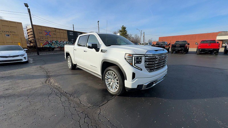 Used 2022 GMC Sierra 1500 Denali w/ Denali Reserve Package image 2