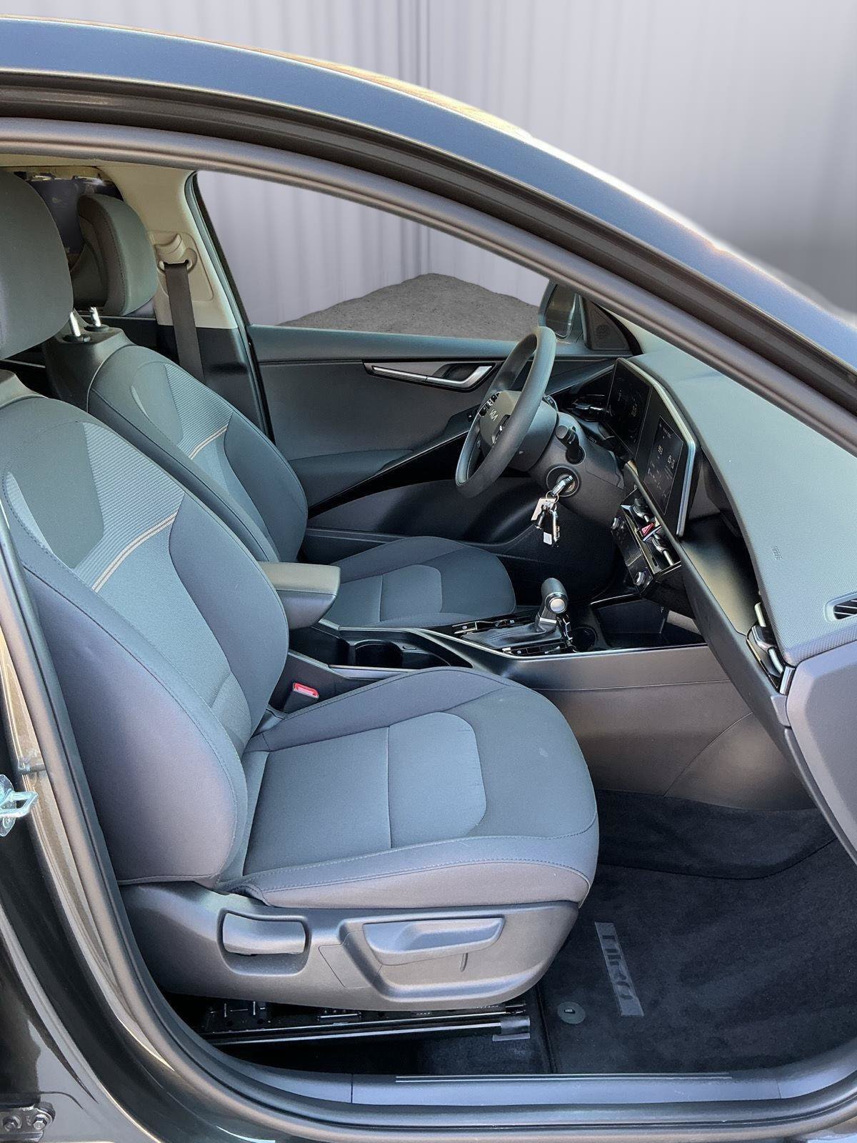 Certified 2025 Kia Niro LX FWD image 23