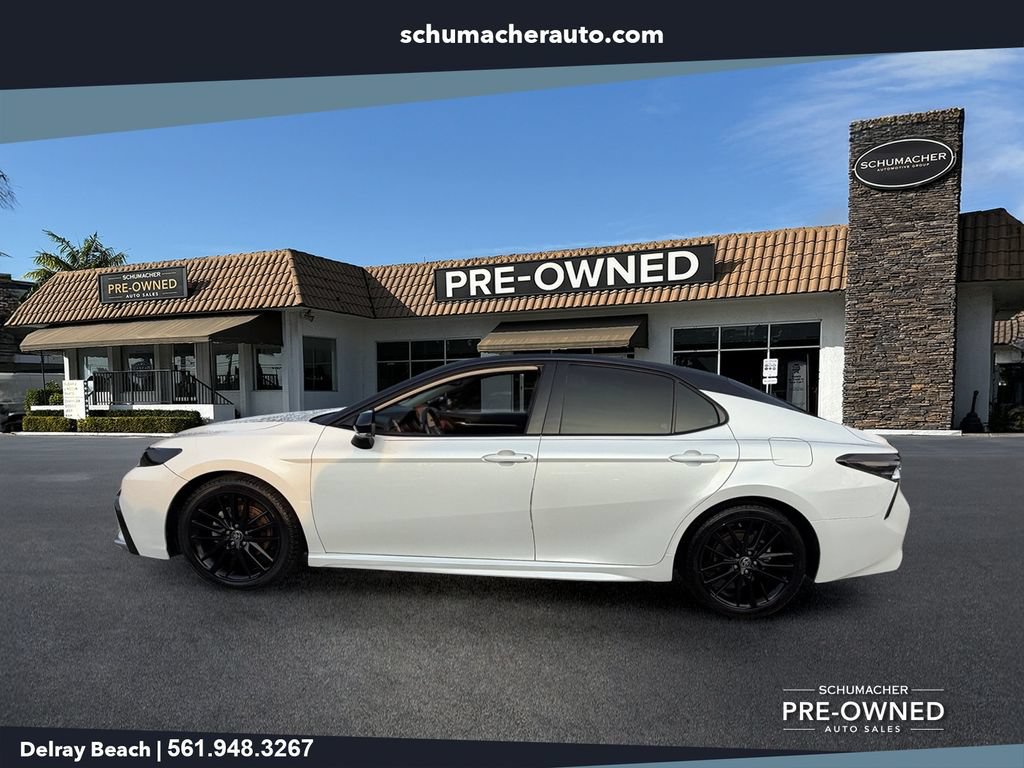 Used 2022 Toyota Camry XSE FWD image 4