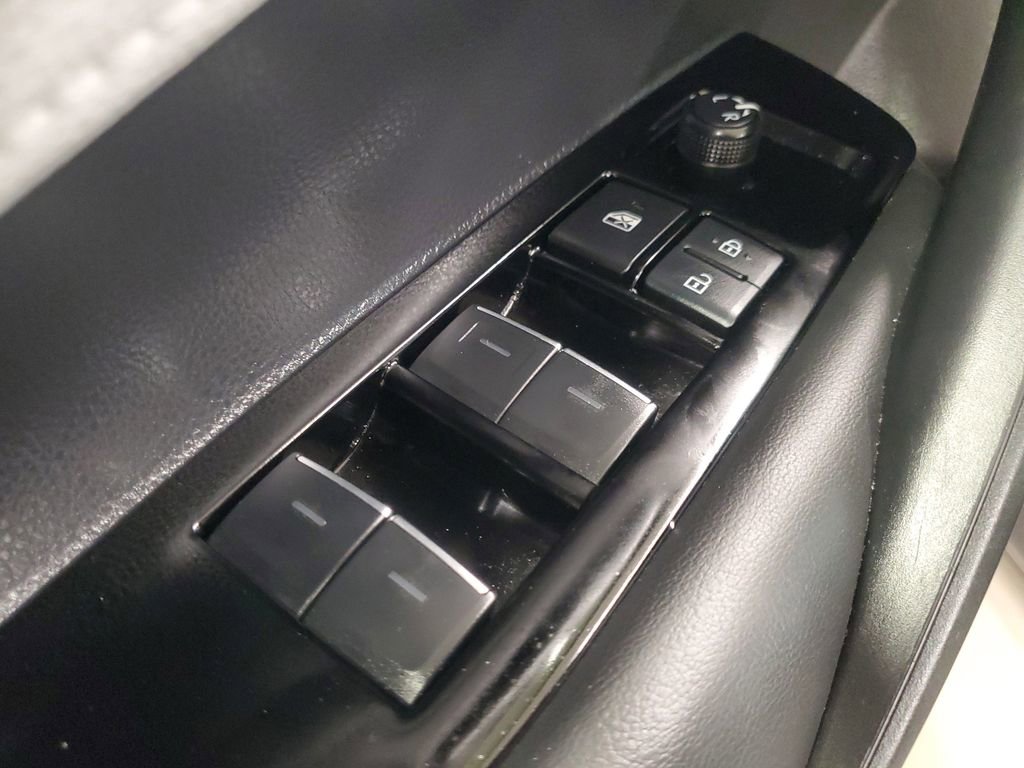 Used 2024 Toyota Corolla SE image 18