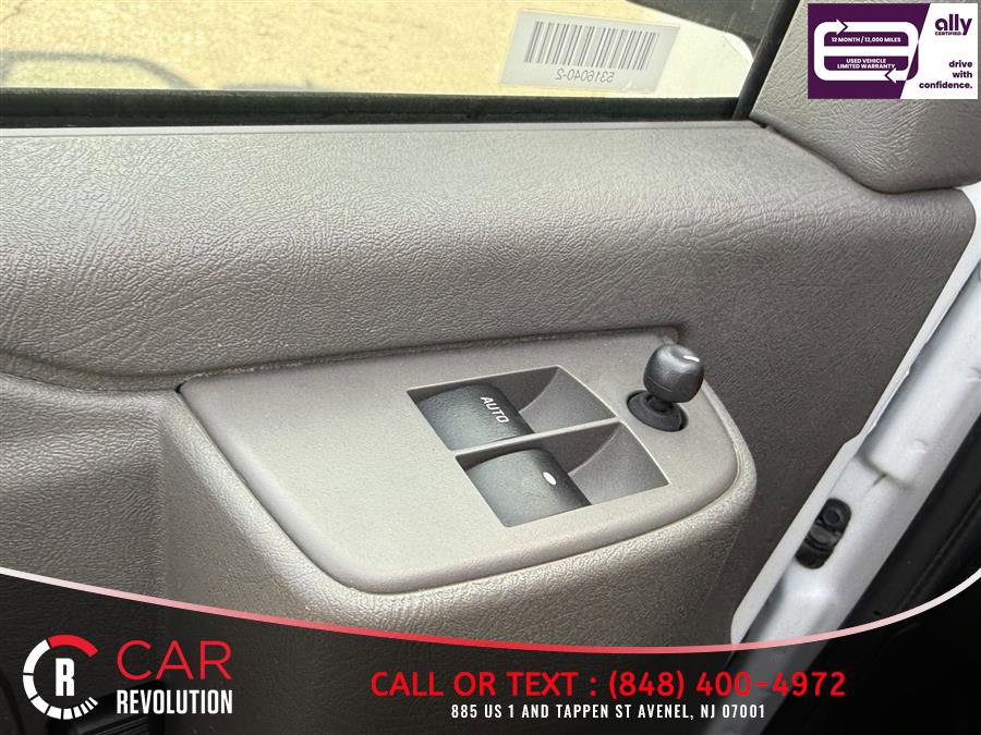 Used 2023 Chevrolet Express 3500 LS RWD image 25
