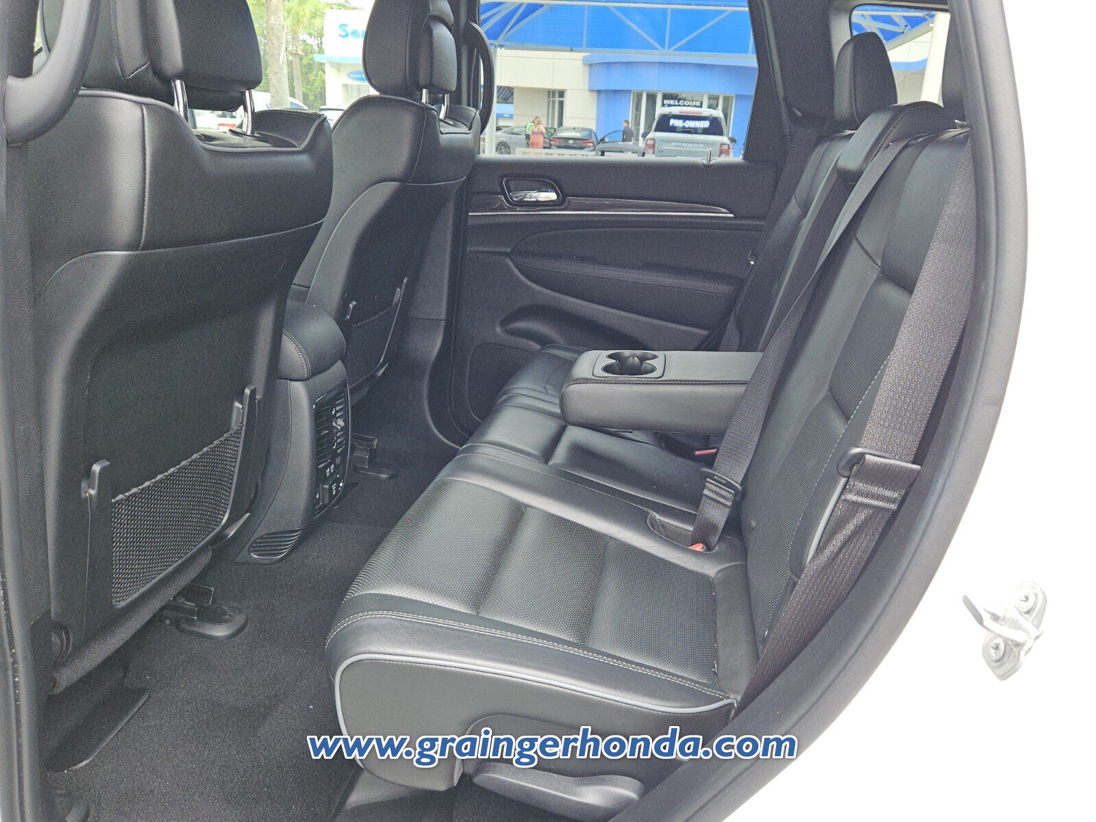 Used 2020 Jeep Grand Cherokee Overland AWD/4WD image 11