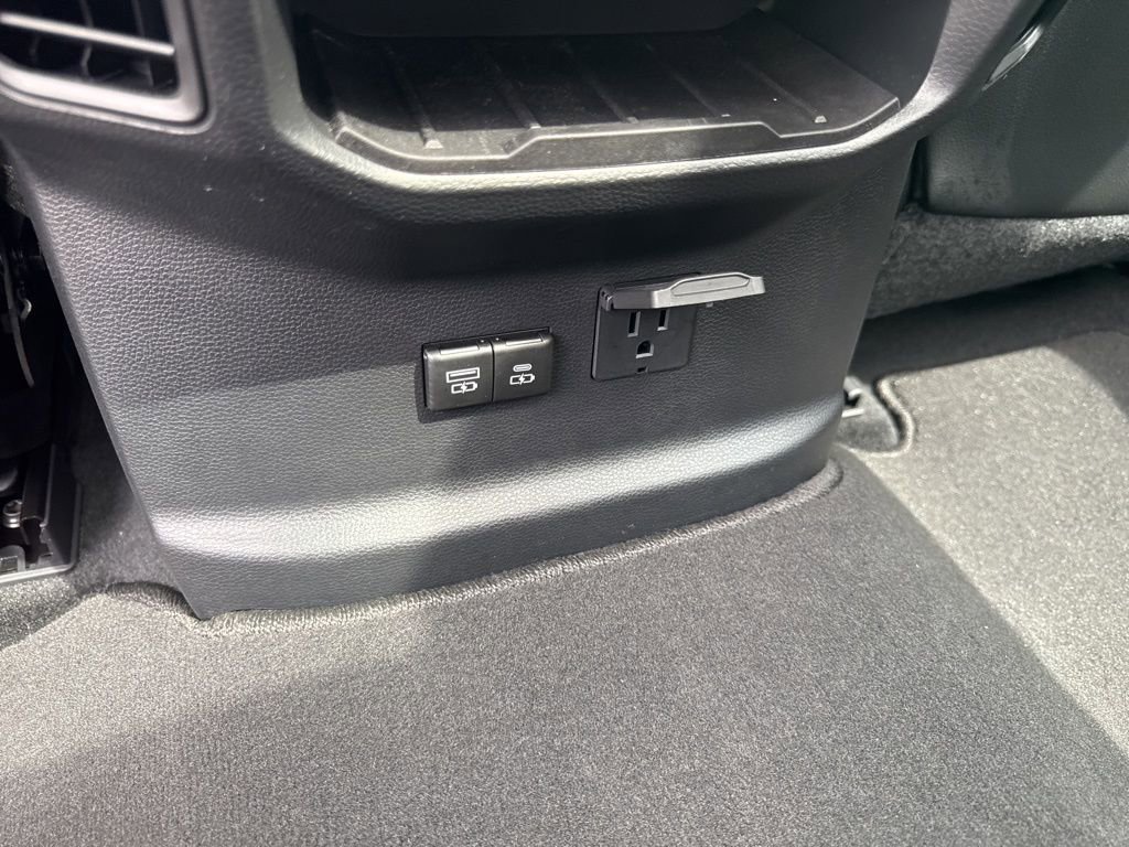 Used 2024 Toyota Tundra Limited image 37