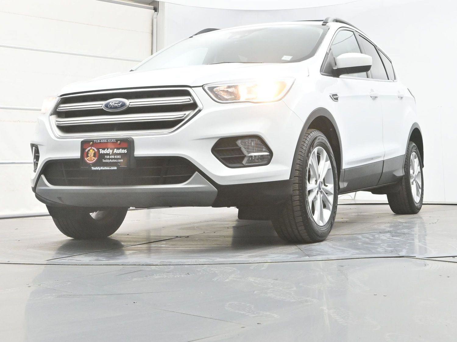 Used 2018 Ford Escape SE w/ Ford Safe & Smart Package image 29