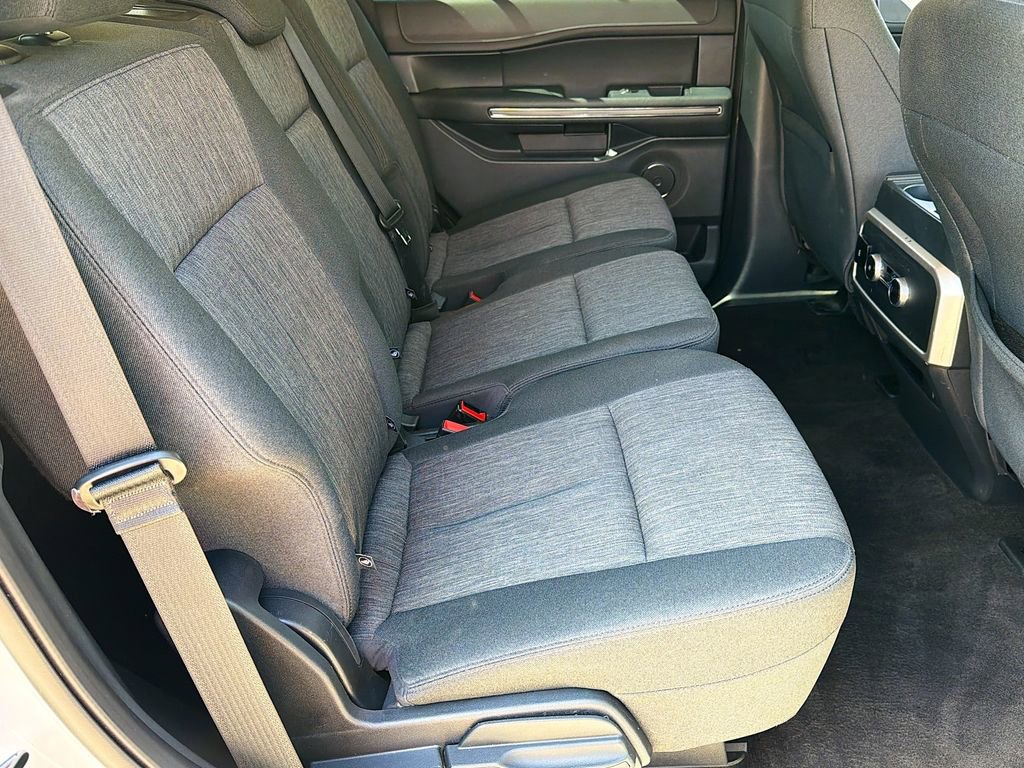 Used 2022 Ford Expedition XLT image 30
