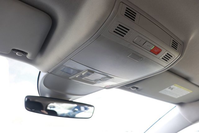 Used 2024 Volkswagen Taos SE image 25