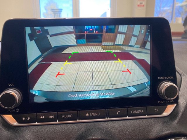 Used 2025 Nissan Sentra SV FWD image 29
