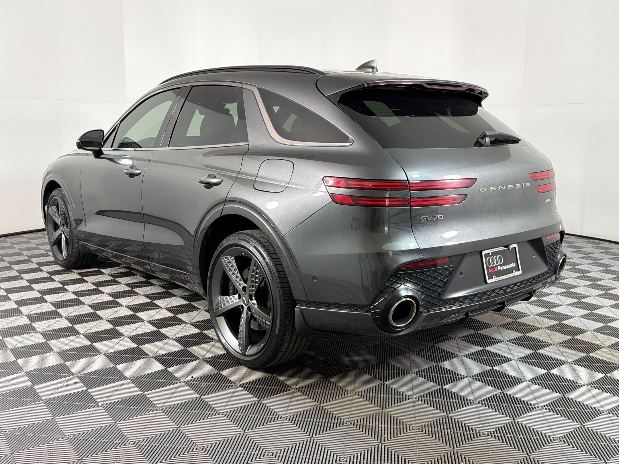 Used 2024 Genesis GV70 3.5T Sport w/ Sport Prestige Package image 2