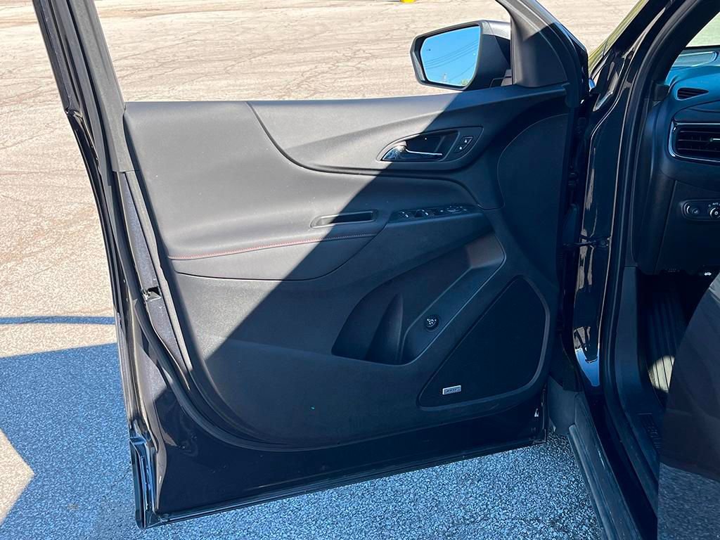 Used 2022 Chevrolet Equinox RS w/ RS Leather Package image 18
