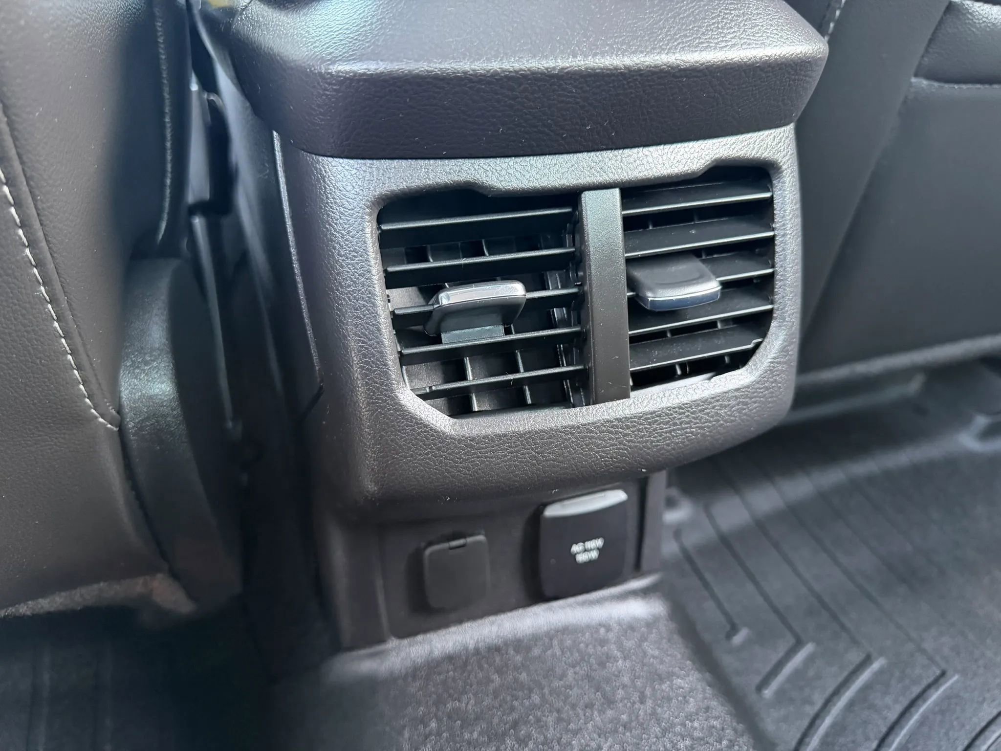 Used 2014 Ford Fusion SE w/ Equipment Group 202A image 29