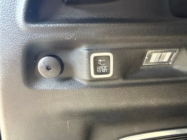 Used 2022 Jeep Grand Cherokee L Limited AWD/4WD image 19