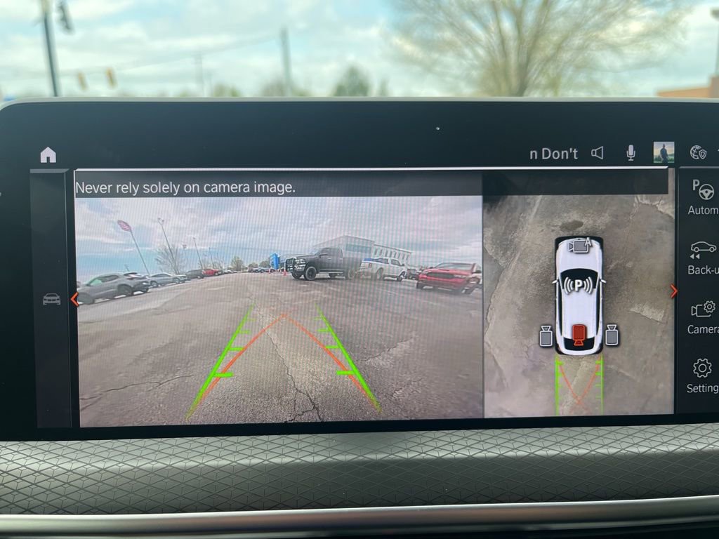 Used 2025 BMW X4 xDrive30i w/ Premium Package image 9