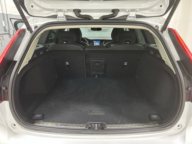 Certified 2025 Volvo V60 B5 Cross Country Plus AWD/4WD image 6
