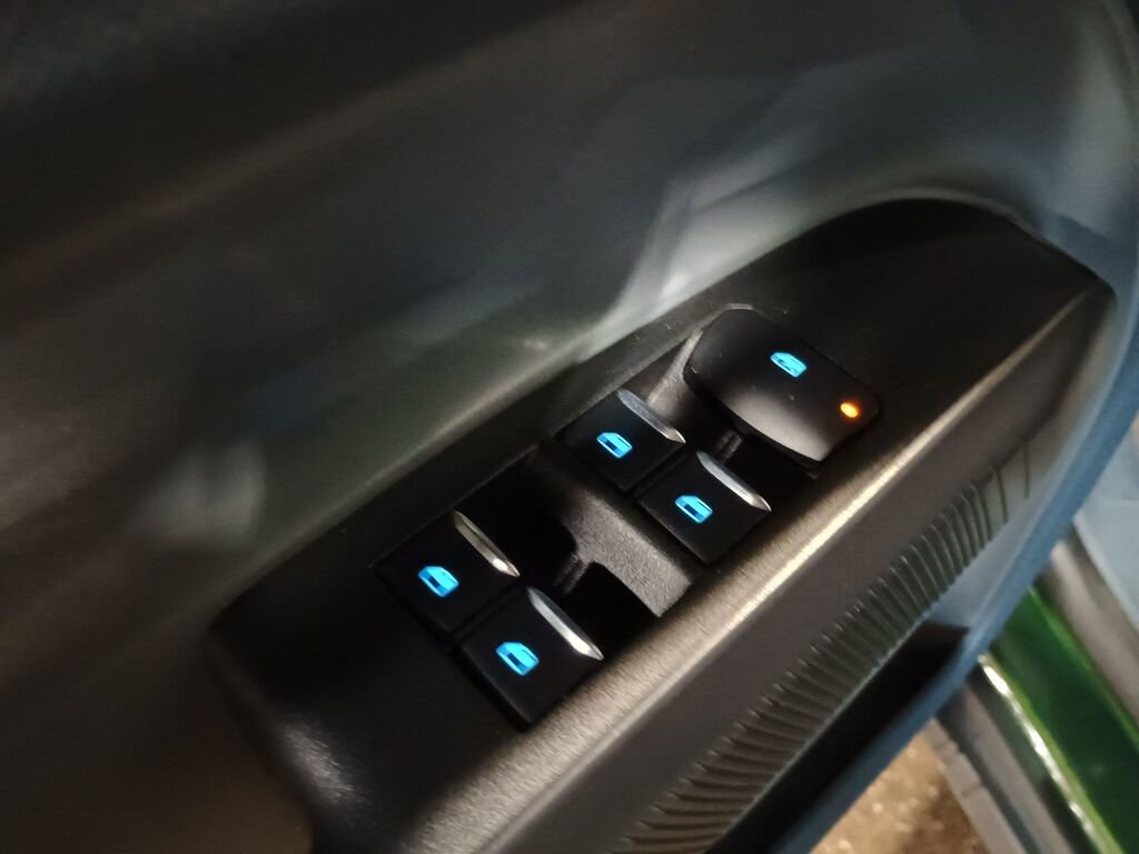 Certified 2025 Ford Maverick XL image 7