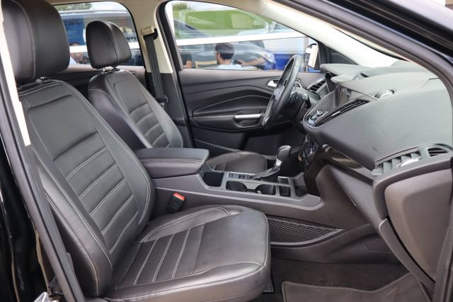 Used 2017 Ford Escape Titanium FWD image 34
