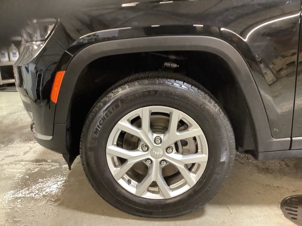 Certified 2023 Jeep Grand Cherokee L Limited w/ Trailer Tow Group (B) image 10