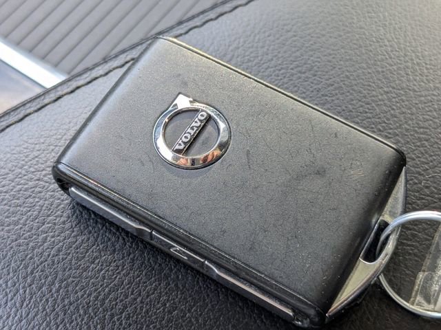 Used 2023 Volvo XC60 B5 Core image 37