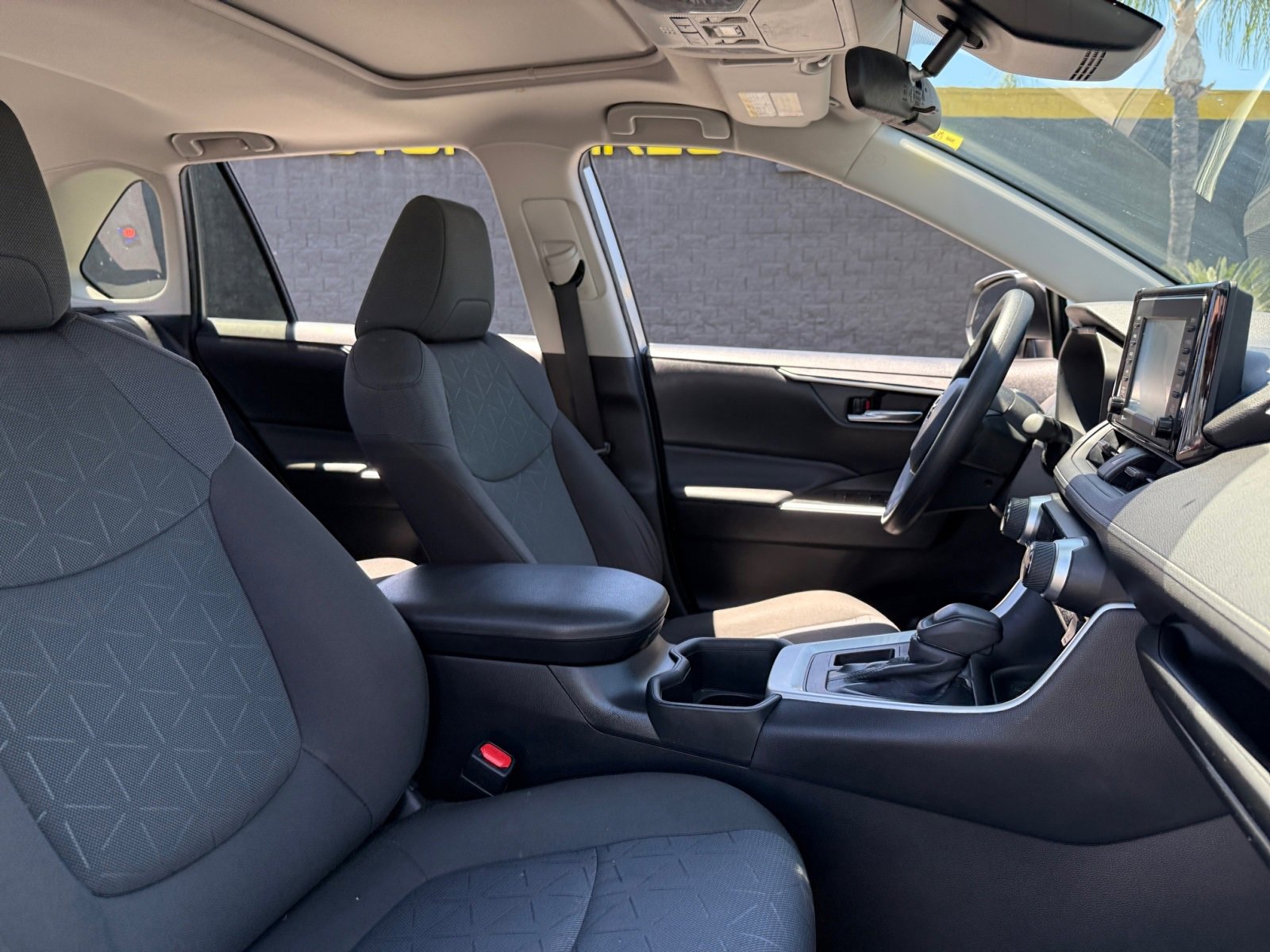 Used 2022 Toyota RAV4 XLE image 20