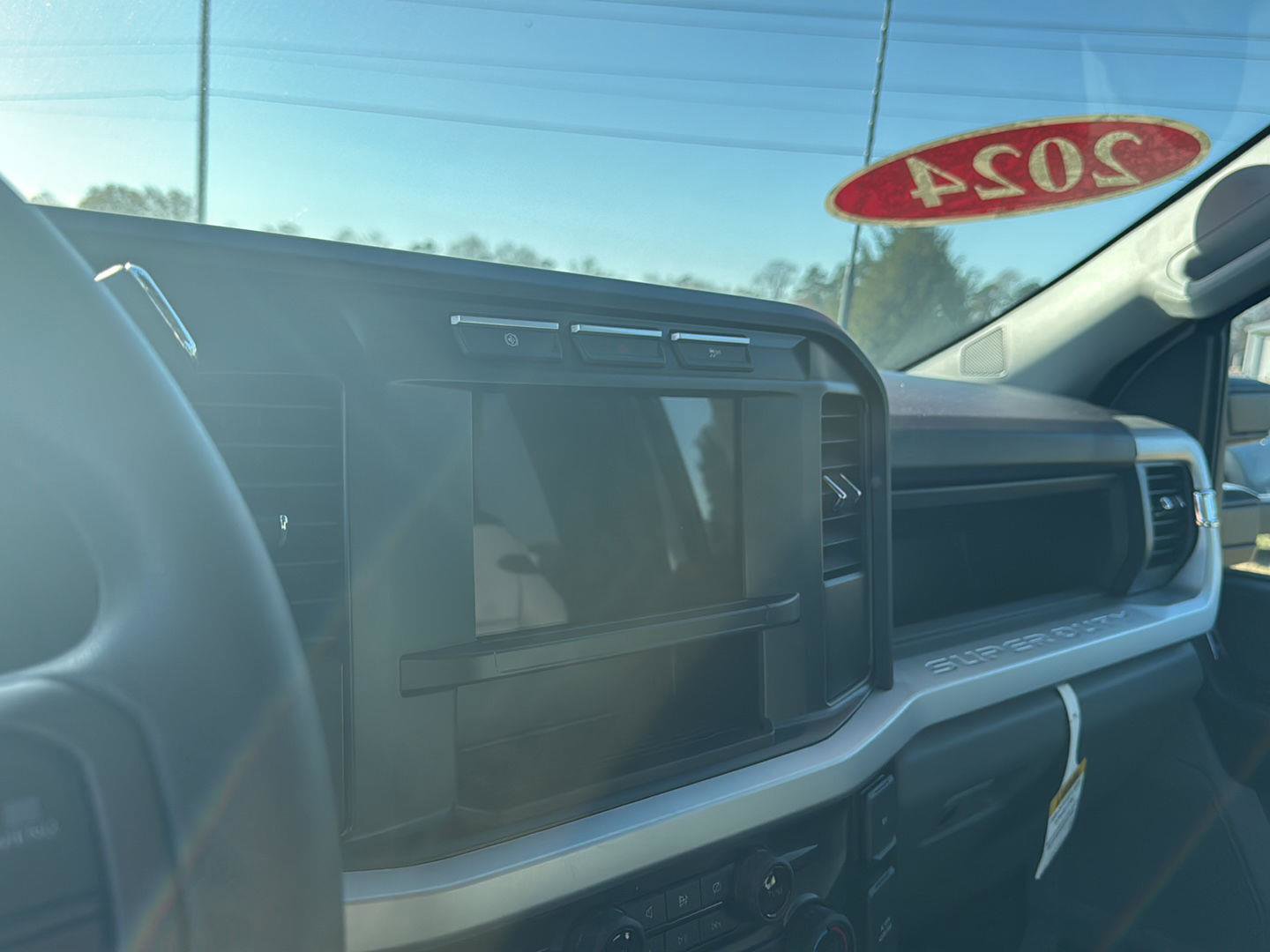 New 2024 Ford F550 4x4 SuperCab Super Duty image 28