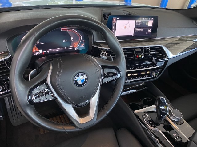 Used 2020 BMW 530i xDrive w/ Convenience Package AWD/4WD image 18