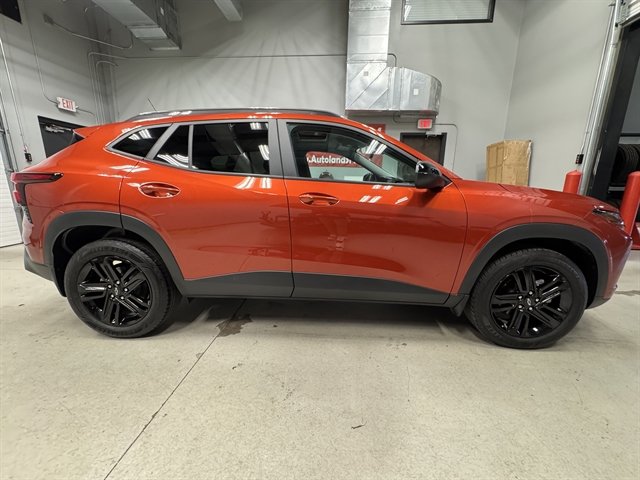 Used 2024 Chevrolet Trax ACTIV w/ Sunroof Package FWD image 8