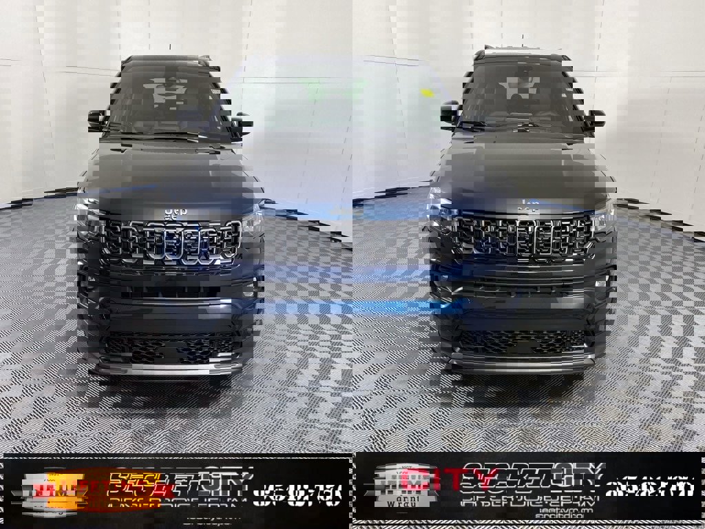 New 2026 Jeep Compass Latitude image 2