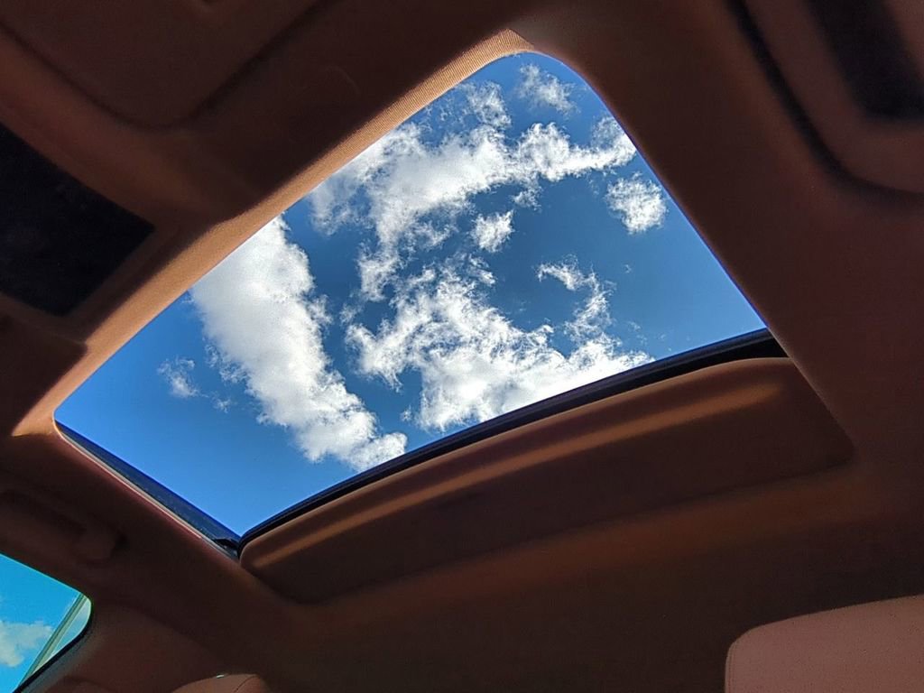 Used 2022 Lexus ES 300h w/ Premium Package image 19