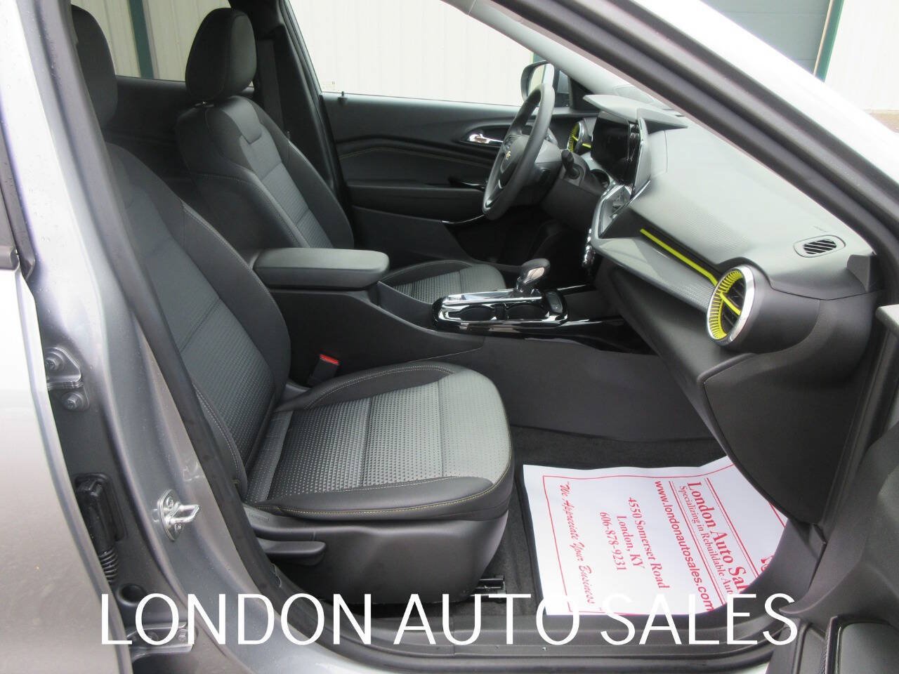 Used 2026 Chevrolet Trax LT FWD image 16