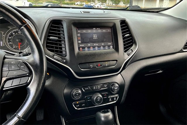 Used 2021 Jeep Cherokee Latitude Plus image 9