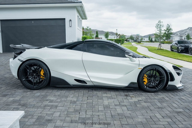 Used 2020 McLaren 720S Performance RWD image 19
