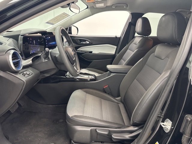 Used 2024 Chevrolet Trax LT image 22