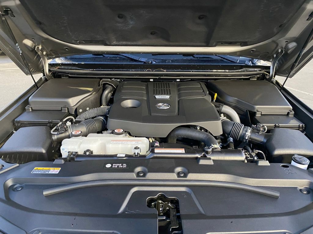 Used 2024 Lexus GX 550 w/ Accessory Package (Z1) image 31