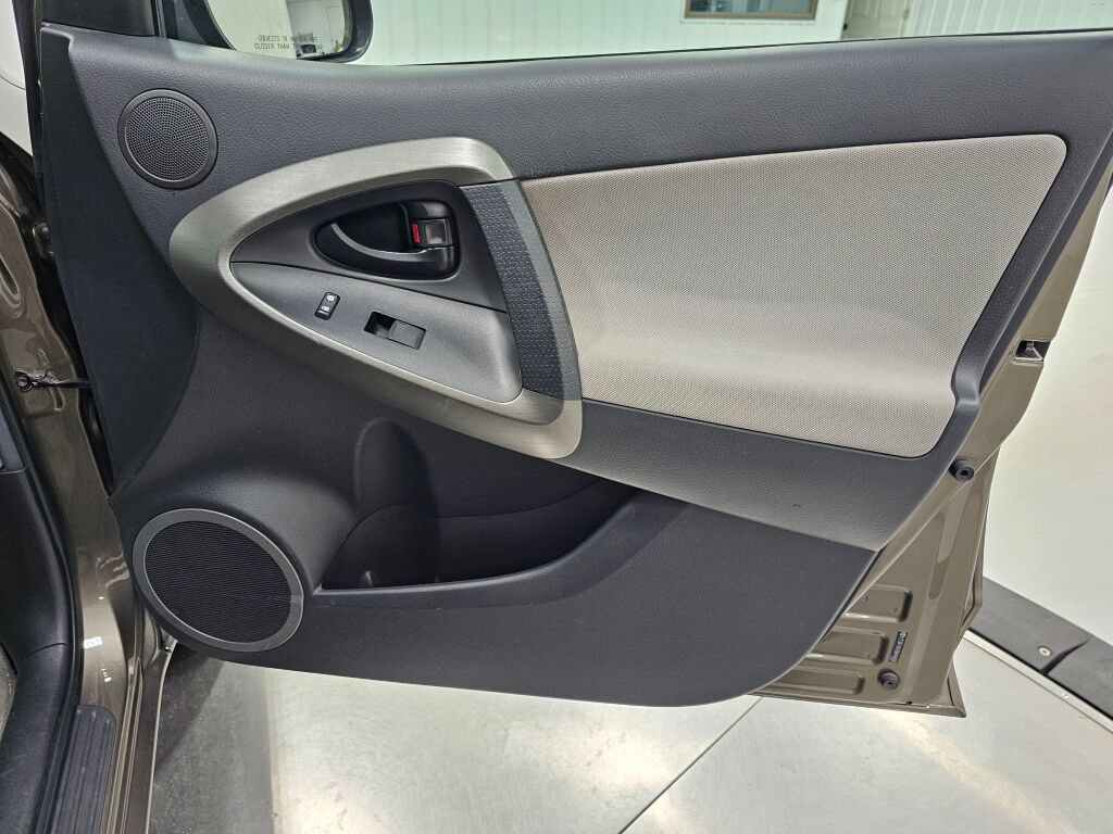 Used 2011 Toyota RAV4 4WD w/ Upgrade Value Pkg image 30