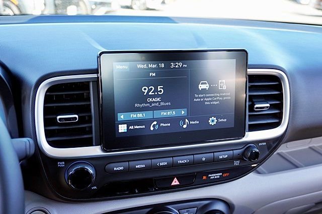 Certified 2026 Hyundai Venue SEL image 25