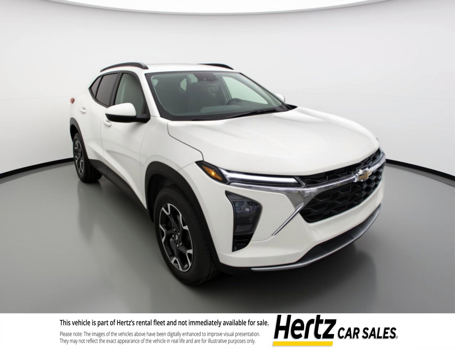 Used 2025 Chevrolet Trax LT FWD image 1