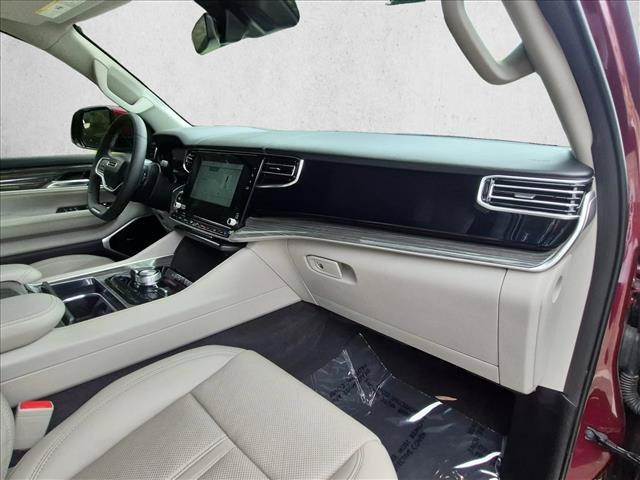 Used 2022 Jeep Wagoneer Series III w/ Premium Group I AWD/4WD image 26