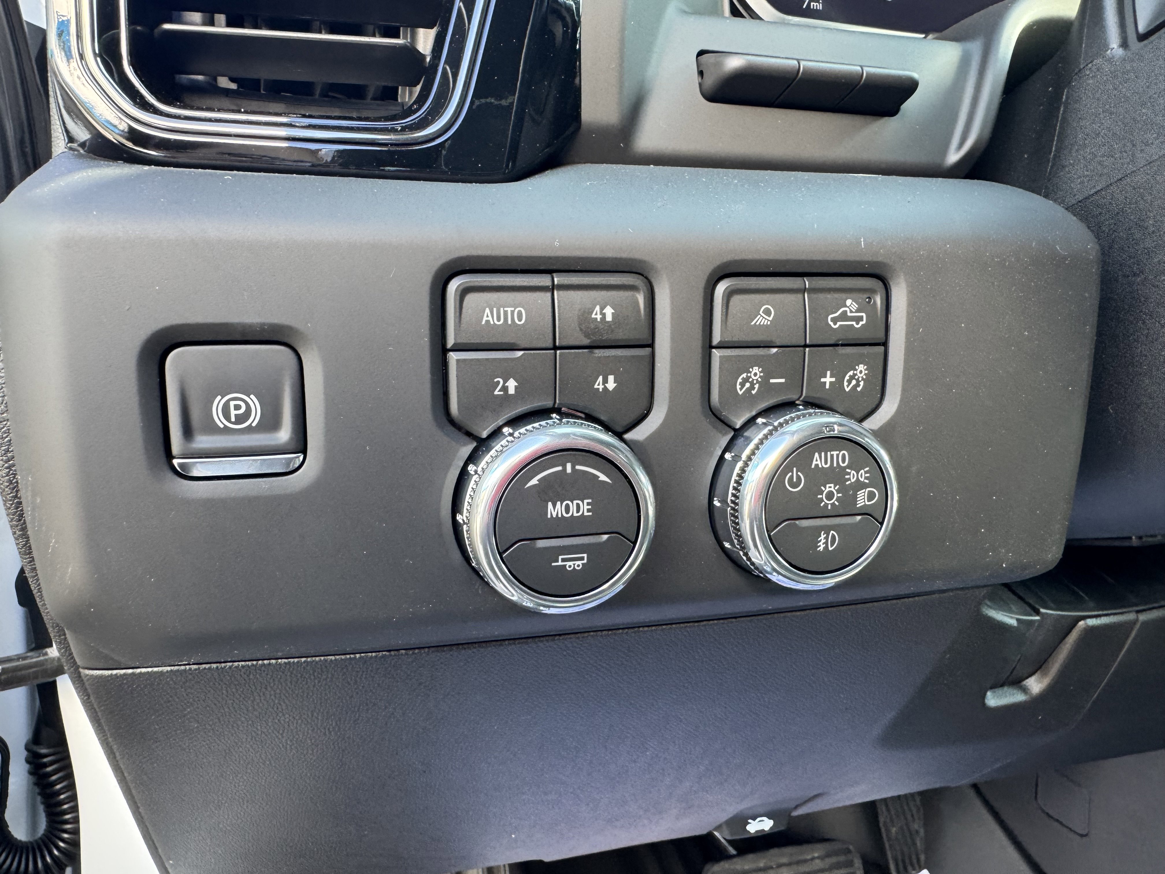 New 2026 GMC Sierra 2500 AT4X image 13