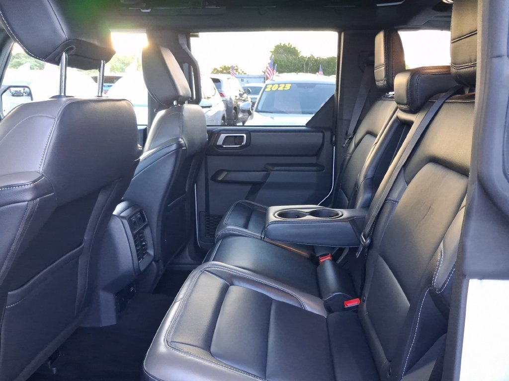 Used 2025 Ford Bronco Outer Banks AWD/4WD image 11