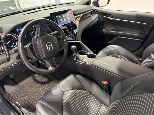 Used 2024 Toyota Camry SE image 10