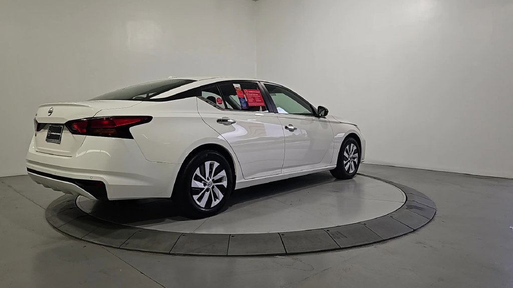 Used 2025 Nissan Altima 2.5 S FWD image 5